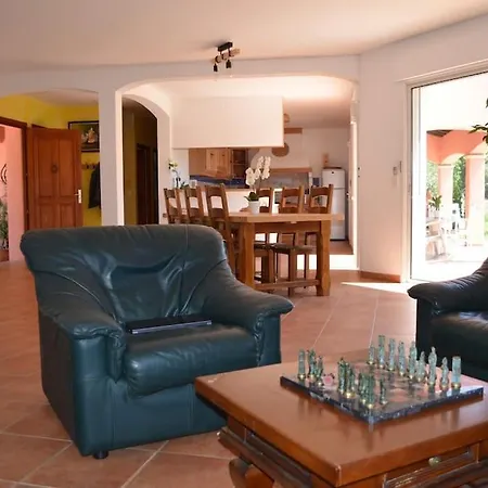 Flayosquet - Calm And Authenticity In Provence Villa